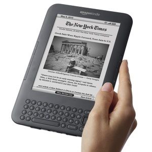Amazon Kindle with Keyboard! EUC!